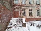 Здание 1319 кв.м и земельный участок 2173 кв.м, расположенные по адресу: Российская Федерация, Московская область, городской округ Чехов, поселок Мещерское, улица Дубравная, строение 15м
