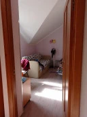 Квартира (1 этаж, мансарда) - 112,1 кв. м в многоквартирном доме, 1/4 доли общей долевой собственности земельного участка - 595 кв.м, адрес: Ярославская обл., г. Ярославль, пер. Слепнева 2-й, д. 19, кв. 4
