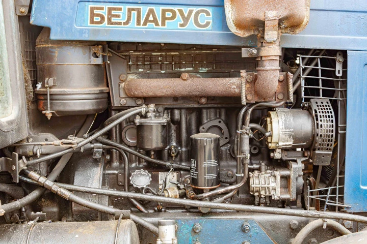 Трактор Беларус-82.1, 2015 года выпуска; заводской № машины (рамы): 808212525; двигатель №908516; коробка передач №555293; цвет: синий