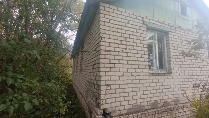 Имущество, находящееся в собственности Ярославской области, расположенное по адресу: Ярославская область, м. р-н Угличский, с.п. Головинское, д. Ульянкино, ул. Молодежная, зд. 4, с земельным участком