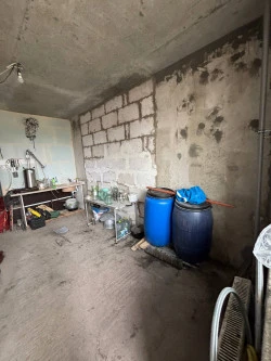 Жилое помещение (квартира), пл. 47,5 кв. м., этаж 4, кад. номер: 50:49:0010103:2329, адрес: Московская обл., г. Звенигород, кв-л Маяковского, д. 19а, кв. 14. В соответствии с выпиской из домовой книги от 13.04.2026, зарегистрированные лица отсутствуют.