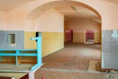 Нежилое здание, общей площадью 1095,5 кв.м. с земельным участком в г. Болхов Орловской области.