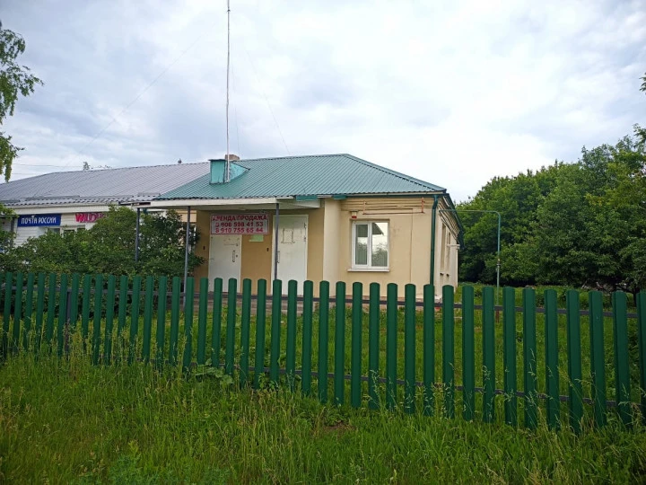 Нежилое помещение 72,4 кв. м. и право аренды земельного участка в Тамбовской области, Уваровский р-н, с. Моисеево-Алабушка