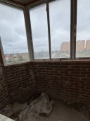 Жилое помещение (квартира), пл. 70,8 кв. м, этаж 4, кадастровый № 50:49:0010103:2328, местоположение: МО, г. Звенигород, кв-л Маяковского, д. 19а, кв. 12. В соответствии с выпиской из домовой книги от 13.04.2026, зарегистрированные лица отсутствуют.