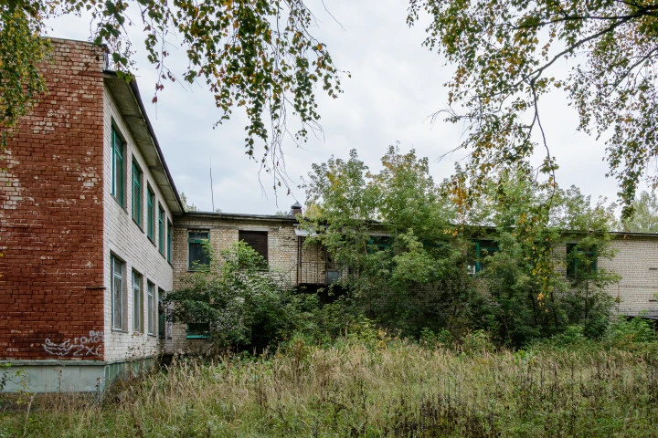 Имущественный комплекс в составе 3 зданий и земельного участка в с. Аламасово Нижегородской области
