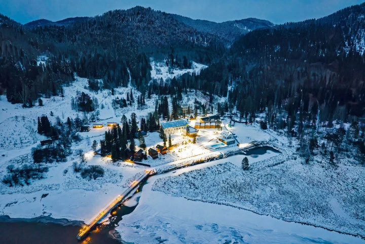 Премиальный загородный комплекс «Ойер Парк Отель» в Горном Алтае.