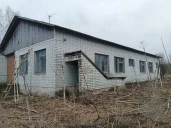 Нежилое здание с земельным участком, расположенные по адресу: Орловская область, р-н. Урицкий, с/п. Городищенское, с. Муравлёво, ул. Казанская, д. 6,