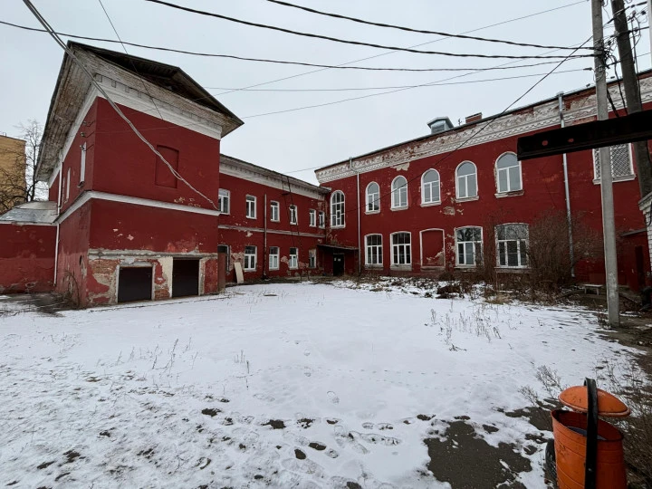 Историческое здание с земельным участком, расположенное по адресу: Ярославская область, г. Ярославль, Московский проспект, д. 43/10