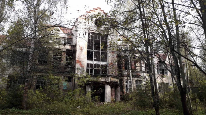 Имущественный комплекс на земельном участке 16 260 кв.м: Ярославская область, Тутаевский район, Помогаловский сельский округ, п. Красный Бор, ул. Верхняя Дача, д. 11, с земельным участком