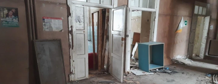 Здание 2316,1 кв.м и земельный участок 3536 кв.м, расположенные по адресу: Российская Федерация, Московская область, м.о. Истра, г. Дедовск, ул. Больничная, д. 5, к. 1