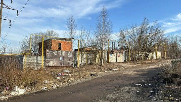 Нежилое здание пл. 7 кв.м, кад. номер: 52:18:0080221:6; нежилое здание пл. 85,7 кв.м, кад. номер: 52:18:0080221:7; нежилое здание площ. 481,6 кв.м, кад. номер: 52:18:0080221:8, по адресу: г. Нижний Новгород, Приокский р-н, ул. Нижне-Валдайская, д. 32.