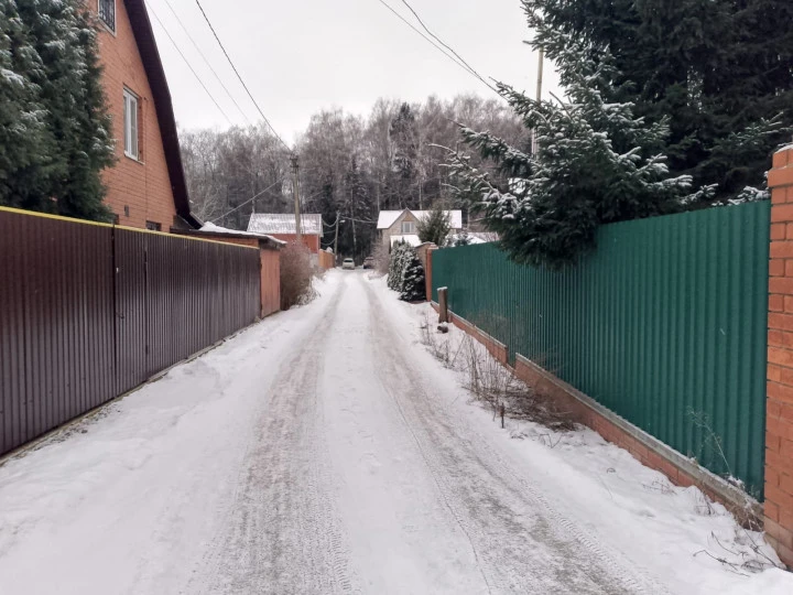 Частный жилой дом 335,5 кв. м с гаражом и земельным участком 8 соток в 14 км от МКАД по Ленинградскому шоссе, Московская область