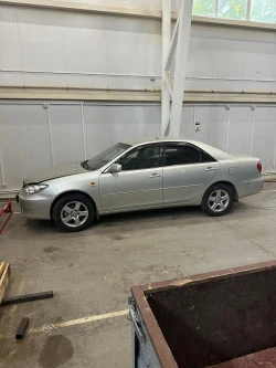 Легковой TOYOTA CAMRY