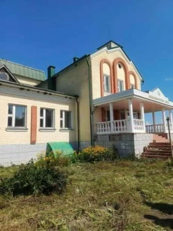 Имущественный комплекс: земельный участок 10 675 +/- 72 кв.м., кад.№57:07:0030402:357 с расположенными на нем зданиями и сооружениями (6 объектов) в Орловской области, р-н Дмитровский, с/п Малобобровское, с. Малое Боброво