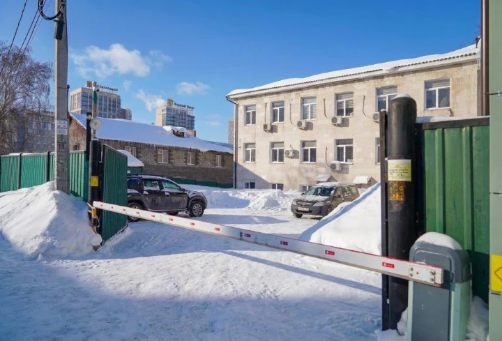 Внимание! К продаже предлагается административное здание, соседствующее с жилой и общественно-деловой застройкой центральной части города Уфы