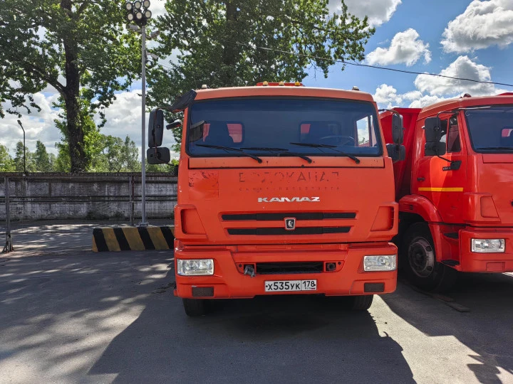 Грузовой самосвал КАМАЗ 65115-42