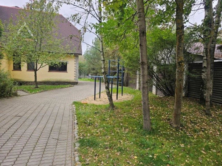 Коттедж  318,3 кв. м с участком 1 200 кв. м в дер. Аро