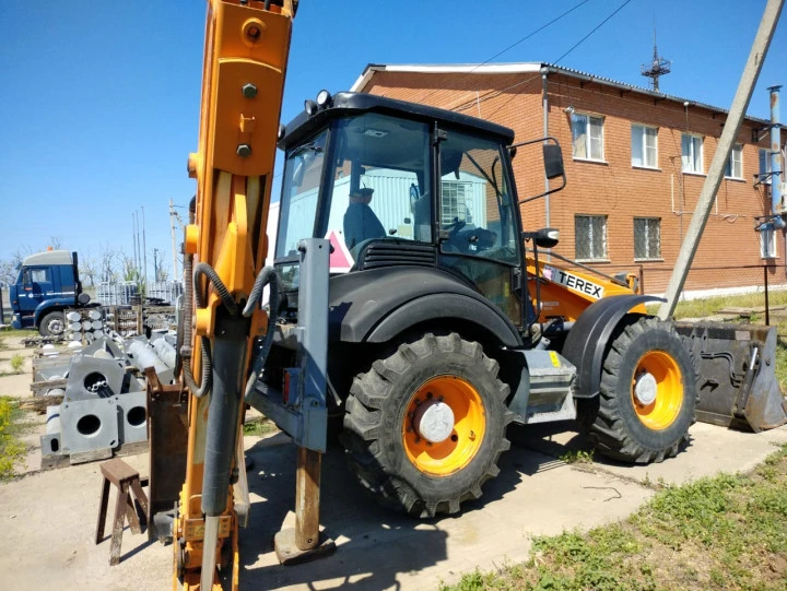 Экскаватор-погрузчик TEREX 970