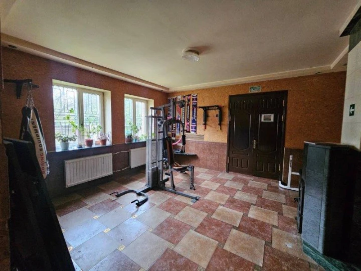 Коттедж  318,3 кв. м с участком 1 200 кв. м в дер. Аро