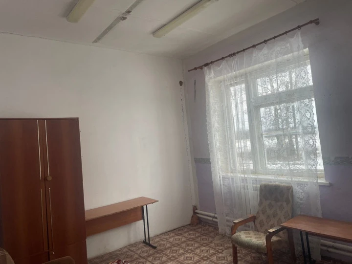 1) Здание 625,6 кв. м, кад.№ 48:07:0630101:18; 2) Земельный участок, площадью 6306 +/- 28 кв.м., кадастровый номер: 48:07:0630101:10 по адресу: Липецкая обл., м. р-н Елецкий, с.п. Нижневоргольский сельсовет, д. Дерновка, ул. Школьная, зд.17