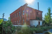Здание  площадь: 392,6 кв.м., количество этажей, в том числе подземных этажей: 3, в том числе подземных 1, кадастровый номер 48:16:0470162:17,  по адресу: Российская Федерация, Липецкая область, муниципальный округ Усманский, город Усмань,