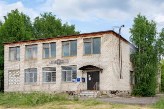 Имущественный комплекс в составе которого 3 здания общей площадью 1 669,3 кв.м. и земельный участок площадью 15 131 кв.м. в д. Ясенок Липецкой области