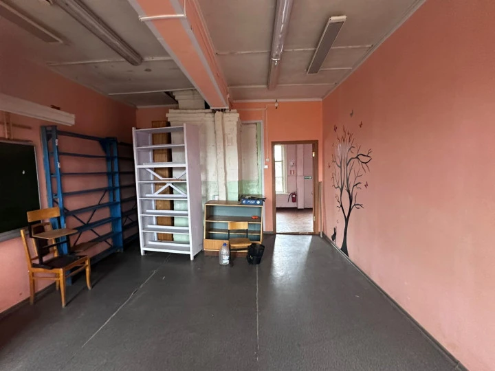 Здание, нежилое, площадь: 346,3 кв. м с земельным участком, площадью 3397 кв.м по адресу: Ярославская область, р-н. Рыбинский, с. Глебово, ул. Школьная, д. 18