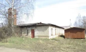 Здание гаражей общ.пл. 474,5 кв.м с земельным участком 1 500 кв.м: Ярославская область, р-н Переславский, с. Купанское, ул. Депутатская, д. 27