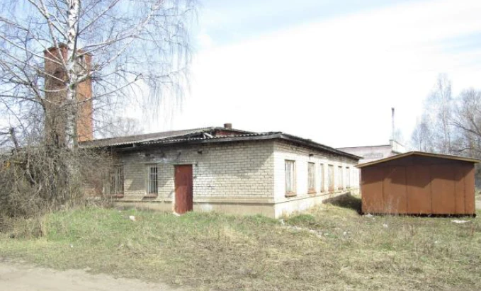 Здание гаражей общ.пл. 474,5 кв.м с земельным участком 1 500 кв.м: Ярославская область, р-н Переславский, с. Купанское, ул. Депутатская, д. 27