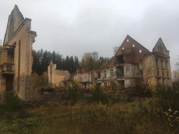 Имущественный комплекс на земельном участке 16 260 кв.м: Ярославская область, Тутаевский район, Помогаловский сельский округ, п. Красный Бор, ул. Верхняя Дача, д. 11, с земельным участком