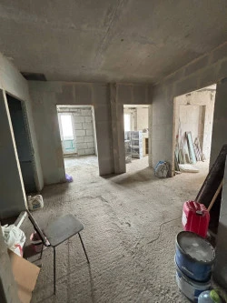 Жилое помещение (квартира), пл. 70,8 кв. м, этаж 4, кадастровый № 50:49:0010103:2328, местоположение: МО, г. Звенигород, кв-л Маяковского, д. 19а, кв. 12. В соответствии с выпиской из домовой книги от 13.04.2026, зарегистрированные лица отсутствуют.
