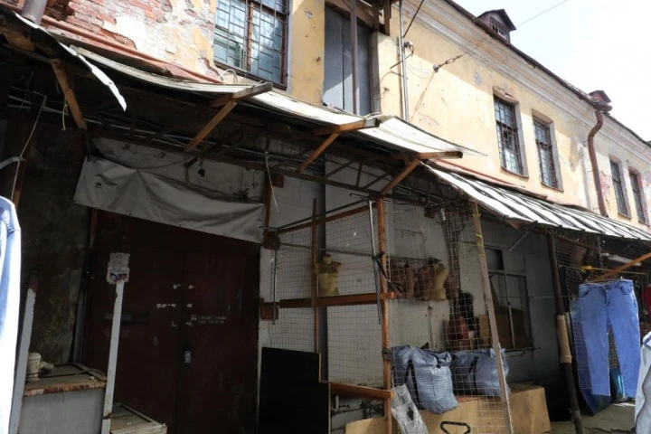 Право аренды помещения площадью 452,4 кв. м в Апраксином дворе.