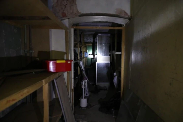 Право аренды помещения площадью 1 457,2 кв. м в Апраксином дворе.