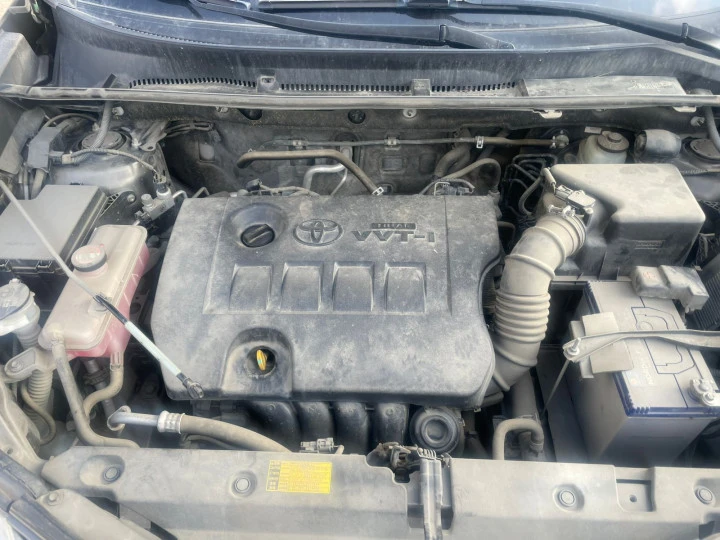 Автомобиль легковой TOYOTA RAV 4 2015 года выпуска