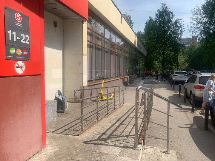 Право аренды помещения 148,7 кв.м у ст. м «Улица Дыбенко»