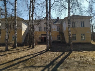 Имущественный комлекс со зданием пл. 633,2 кв. м,  зем. участком пл. 4271 кв.м, дорогойи тротуарами пл. 424 кв. м: ЯО, г. Рыбинск, ул. Толбухина, д. 10