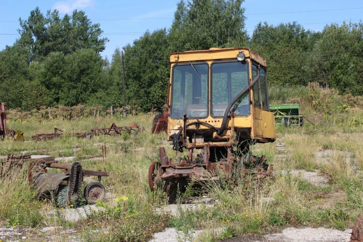 Бульдозер ДЗ-42Г (заводской № машины (рама) 755768, год выпуска 1989, двигатель №118, цвет желтый)