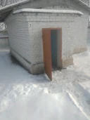 Имущественный складской комплекс, состоящий из 7 одноэтажных нежилых зданий общей площадью 2211,90 кв.м по адресу: Ярославская область, Рыбинский район, с. Никольское, ул. Центральная, д. 55, расположенный на земельном участке площадью 11 580 кв.м