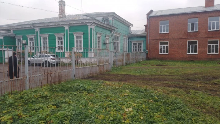 Здание ОКН с зем. участком 4 385 кв.м в центре г. Переславля-Залесского: Ярославская область, г. Переславль-Залесский, ул. Советская, д. 22, с земельным участком