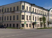 Здание 3-х этажное, общ.пл. 2845,9 кв.м, земельный участок, общ.пл. 2074 кв.м: Ярославская область, г. Ростов, ул. Покровская (бывш. Ленинская), д. 40