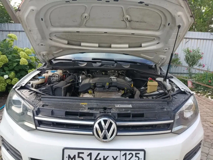 Автомобиль легковые Volkswagen Touareg 2014 года выпуска