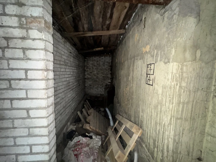 Здание с участком 11 соток в Кировском районе