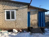 Часть жилого дома площадью 49,5 кв. м и земельный участок 300 кв. м в с. Воскресенское Саратовская области