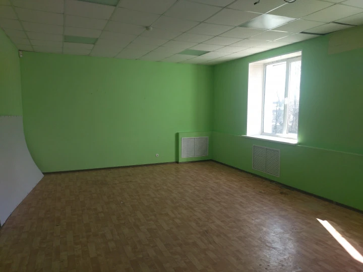 Здание 430,8 кв.м с земельным участком 1186 кв.м, гаражный бокс в ГК "Символ": Ярославская область, м. о. Ярославский, рп. Лесная Поляна, дом 11