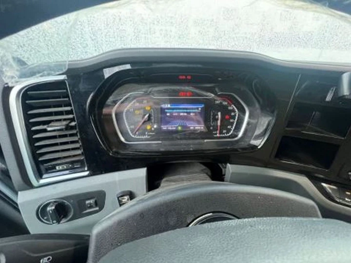 Седельный тягач для буксировки полуприцепов SHACMAN SX42584V324, 2023, Идентификационный номер: LZGJL4V47PX046322, принадлежащий Продавцу на праве собственности, что подтверждается Договором купли-продажи № ОВ/Ф-105467-04-01-С-01 от 19.09.2023 г.