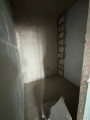 Жилое помещение (квартира), пл. 68,8 кв. м., эт.5, кад. номер: 50:49:0010103:2313, адрес: МО, г. Звенигород, кв-л Маяковского, д. 19а, кв. 17. В соответствии с выпиской из домовой книги от 13.04.2026, зарегистрированные лица отсутствуют.