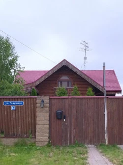 Жилой дом - 219,1 кв. м, земельный участок - 1 000 кв. м, адрес: Нижегородская обл., Кстовский р-н, д. Новая деревня, ул. Радужная, д.14, 2-этажный, кадастровые номера 52:26:0050004:342, 52:26:050006:15
