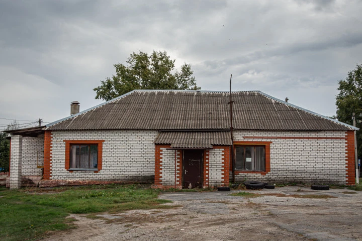 1) Здание 187,2 кв. м, кад.№ 48:07:0780601:174; 2) Здание 20,9 кв. м. кад № 48:07:0780601:170; 3) Земельный участок, площадью 1516 кв.м., кад.№: 48:07:0780601:8, расположенные по адресу: Липецкая обл., м.о. Елецкий, с. Талица, ул. Советская, зд.111б