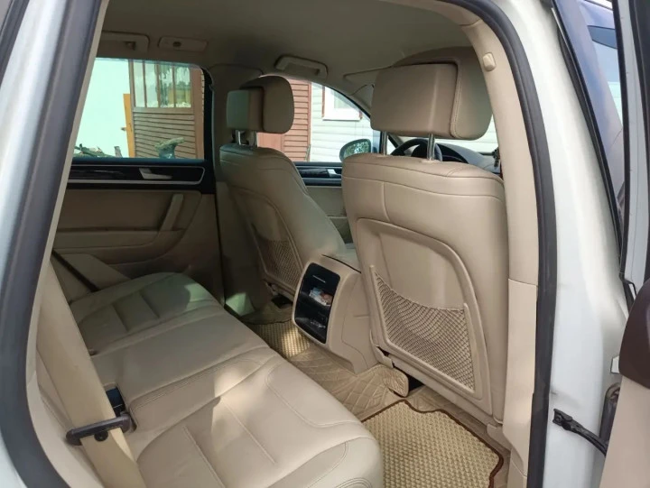 Автомобиль легковые Volkswagen Touareg 2014 года выпуска