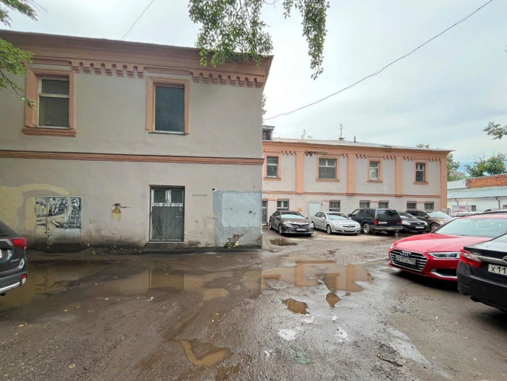 Два нежилых здания и земельный участок на ул. Мясницкая, ЦАО, Москва